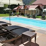 Gaestehaus Almrausch, Mit Pool