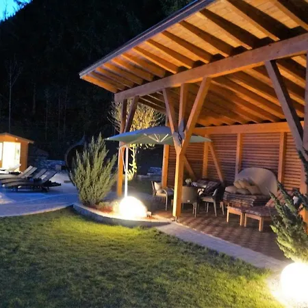 Gaestehaus Almrausch, Mit Pool Maison d'hôtes Nassereith
