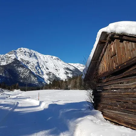 Gaestehaus Almrausch, Mit Pool