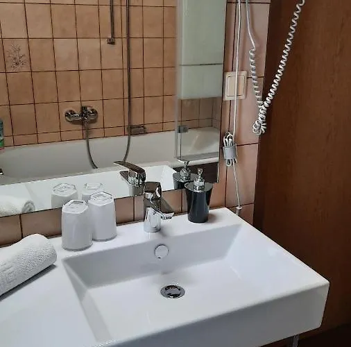 Almrausch, Mit Pool Gasthof