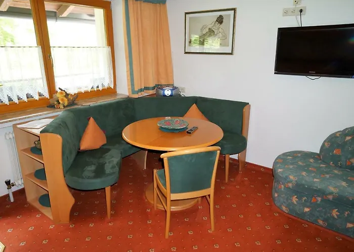 Almrausch, Mit Pool 3* Nassereith