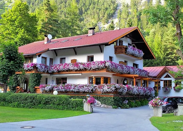 Almrausch, Mit Pool Gasthof 3*