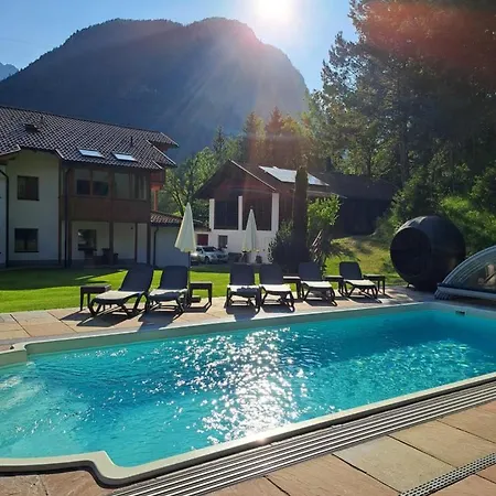 Gaestehaus Almrausch, Mit Pool *