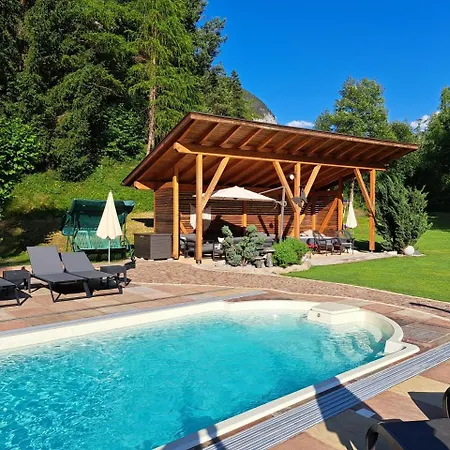 Gaestehaus Almrausch, Mit Pool נאסריט