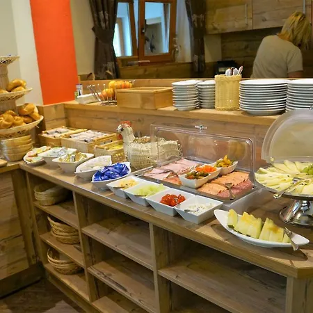 Gaestehaus Almrausch, Mit Pool 3* נאסריט