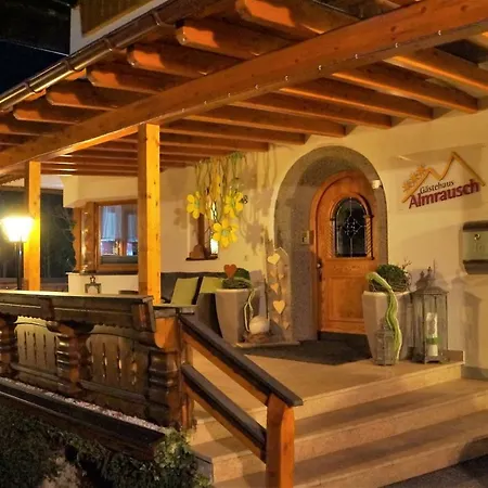 Gaestehaus Almrausch, Mit Pool בית הארחה