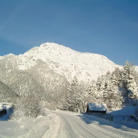 Gaestehaus Almrausch, Mit Pool