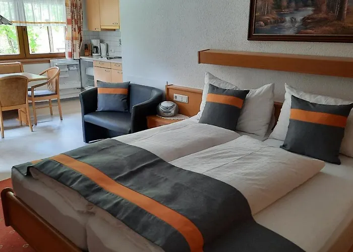 Gaestehaus Almrausch, Mit Pool Pensionat Nassereith