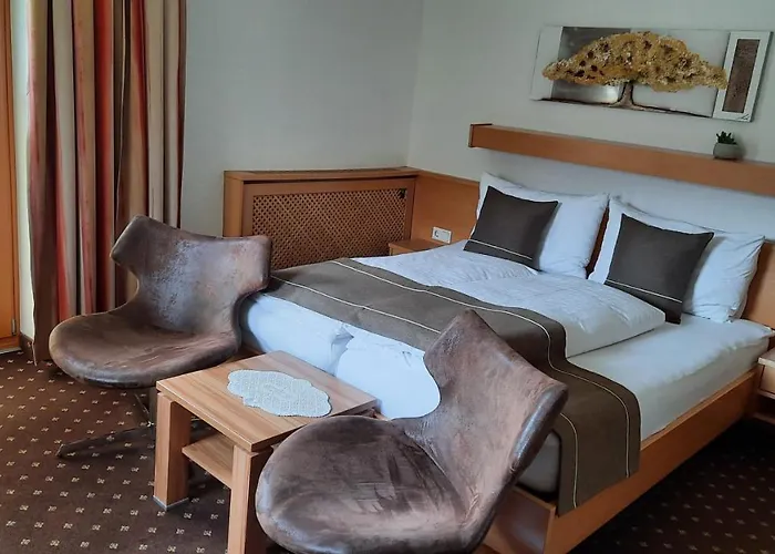 Pensionat Gaestehaus Almrausch, Mit Pool Nassereith