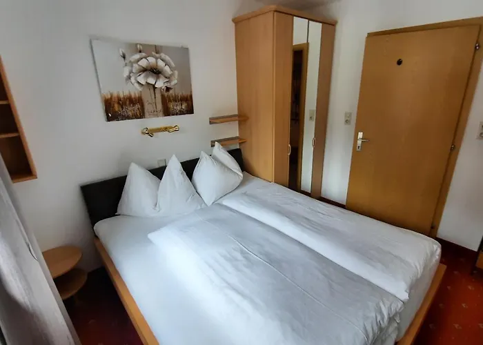 Gaestehaus Almrausch, Mit Pool Pensionat Nassereith