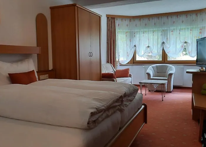 Gaestehaus Almrausch, Mit Pool