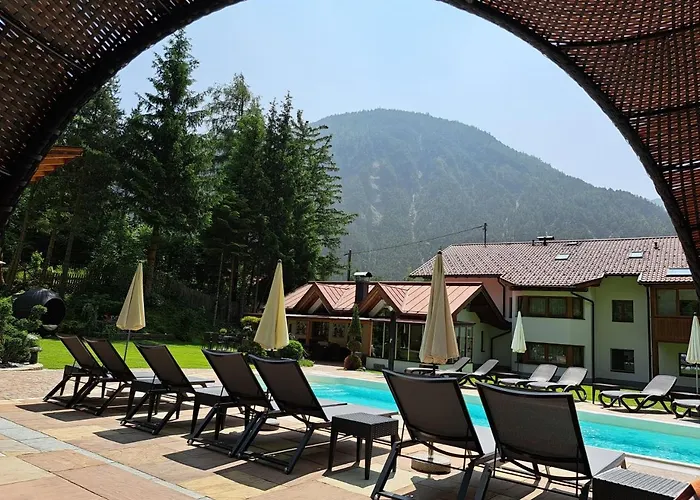 Gaestehaus Almrausch, Mit Pool Pensionat