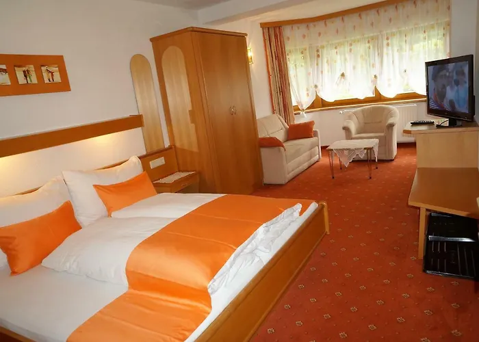 Gaestehaus Almrausch, Mit Pool Pensionat Nassereith