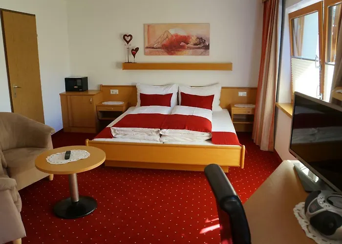 Pensionat Gaestehaus Almrausch, Mit Pool Nassereith