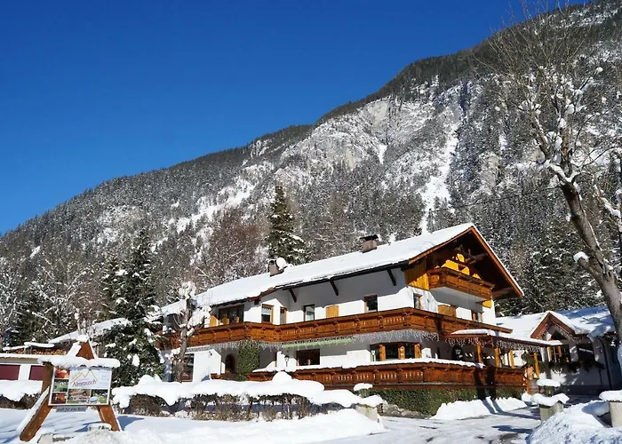 Pensionat Gaestehaus Almrausch, Mit Pool Nassereith