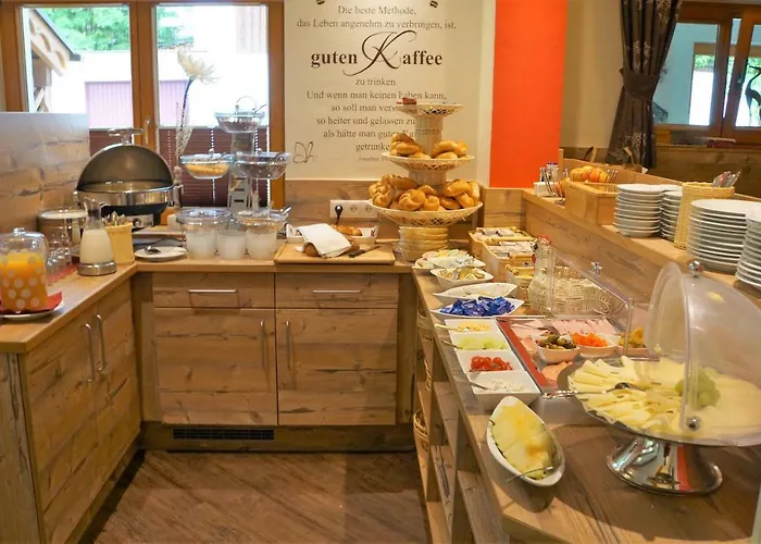 Gaestehaus Almrausch, Mit Pool Pensionat Nassereith