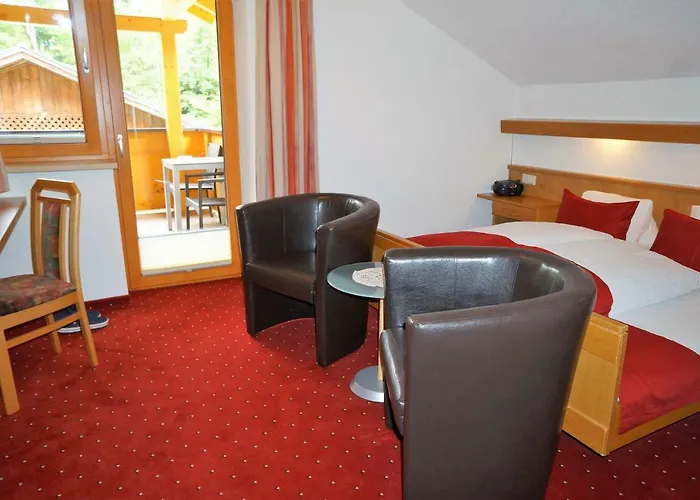 Gaestehaus Almrausch, Mit Pool Nassereith