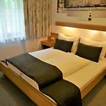 Gasthof Almrausch, Mit Pool 3*