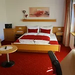 Gasthof Almrausch, Mit Pool Nassereith
