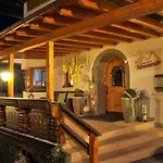 Almrausch, Mit Pool Gasthof
