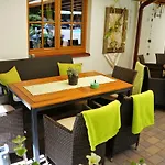 Almrausch, Mit Pool Gasthof