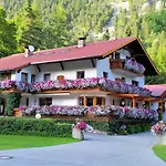Almrausch, Mit Pool Gasthof 3*