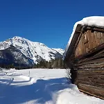 Almrausch, Mit Pool