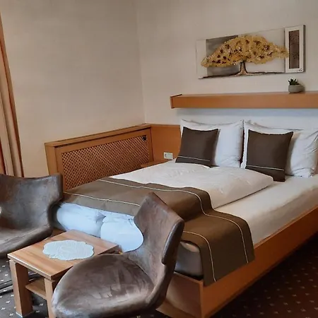 Gaestehaus Almrausch, Mit Pool *