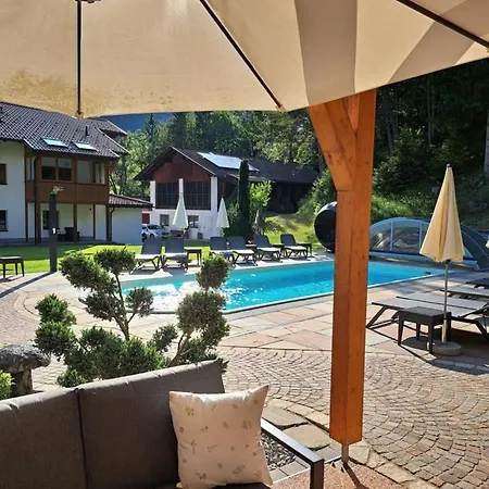 Gaestehaus Almrausch, Mit Pool Pensjonat Nassereith