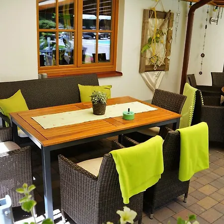 Gaestehaus Almrausch, Mit Pool Pensjonat