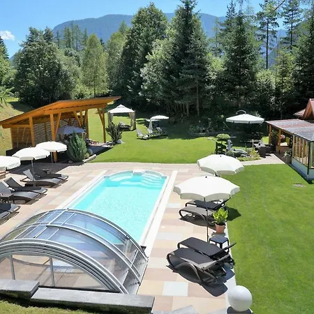 Gaestehaus Almrausch, Mit Pool 3* Nassereith