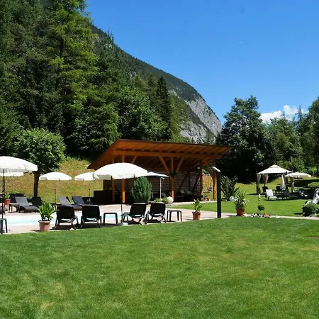 Gaestehaus Almrausch, Mit Pool Guest house Nassereith
