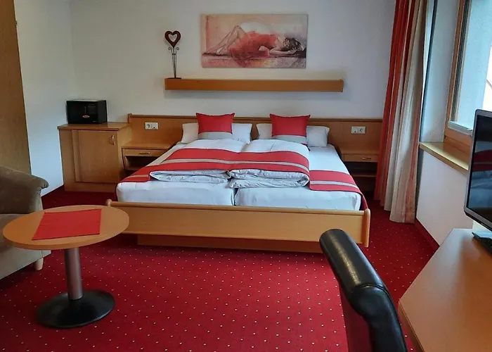 Konukevi Gaestehaus Almrausch, Mit Pool Nassereith
