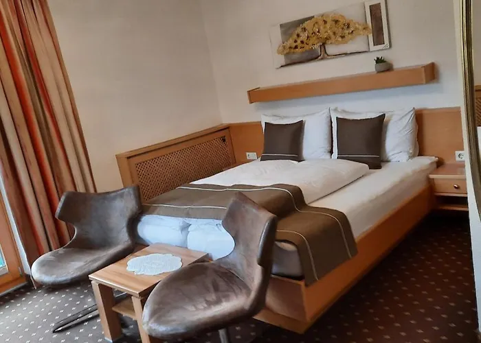 Gaestehaus Almrausch, Mit Pool Konukevi